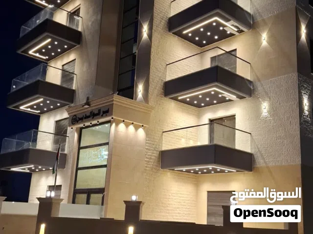 شقة  في البنيات مميزه جدا باطلاله مفتوحه واسعه تشطيبات مميزه طابق ثالث مع روف