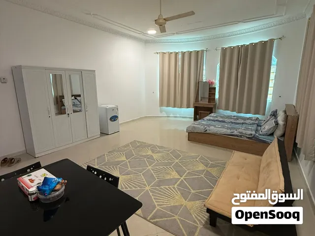 ستوديو للإيجار في الحيل الشمالية موقع مميز شامل الكهرباء و الماء و الانترنت Studio for rent