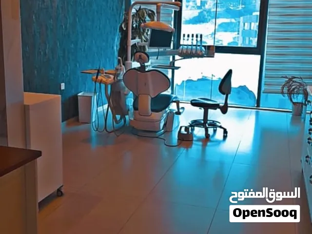 مركز اسنان مجهز بالكامل