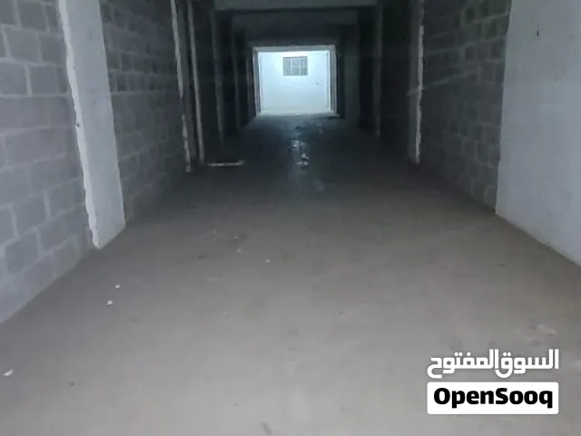 للايجار محل واسع وموقع تجاري في شارع الجزائر موقع حساس وايجارة مناسب 150 الف فقط المساحه 8×3 القطبة