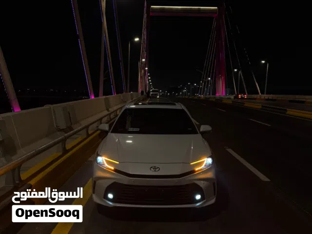 2025 تويوتا كامري LE