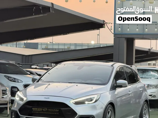 فورد فوكس ST  خليجي موديل 2016 لا تحتاج الي اي مصاريف بحاله ممتازه