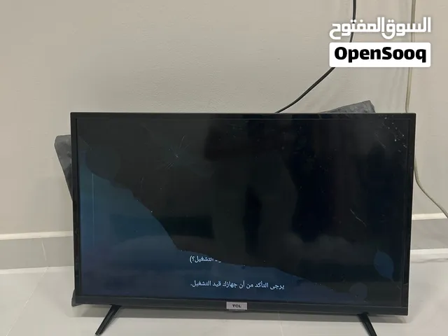 تلفزيون tcl للبيع  لكن في 5كسور فل الشاشه و في نظام أندرويد متطور بدون جهاز  في كسر في القواعد 4 سعر