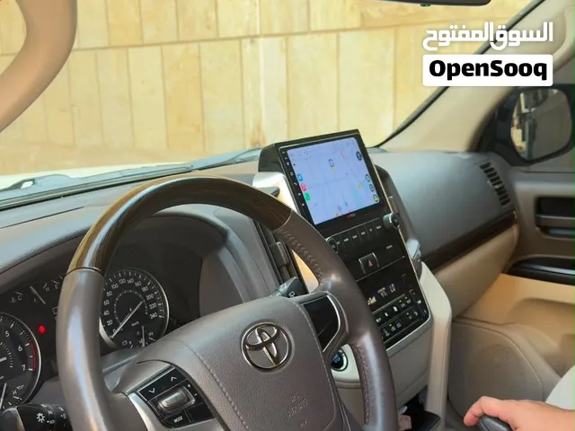 لاندكروز 21 نصف فول ابيض