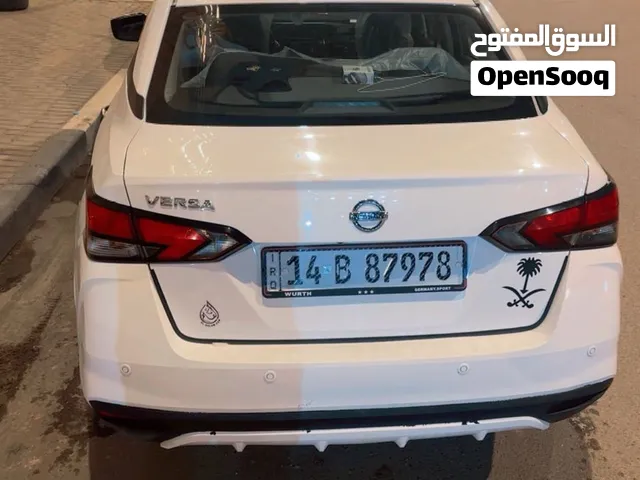 فيرسا 2021 وارد امريكي  صناعة مكسيكي ضربة بابين عكس السائق وجزء من الجاملغ الخلفي بصمة محرك 1600
