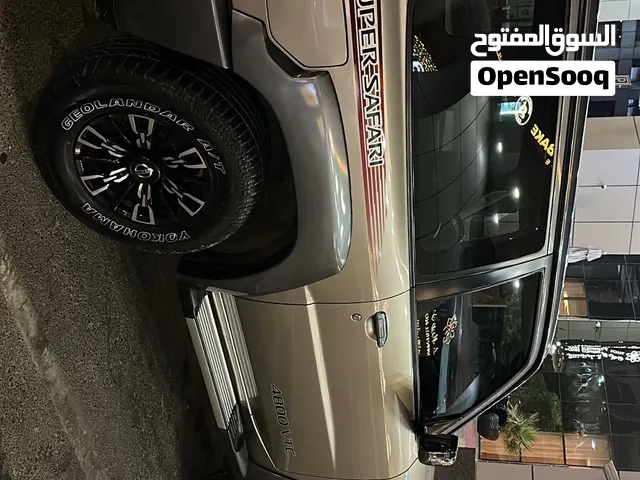 للبيع نيسان فتك سوبر سفاري موديل 2023 ممشى 34 الف كم فقط بحالة الوكالة والموتر صيانته ف الوكاله