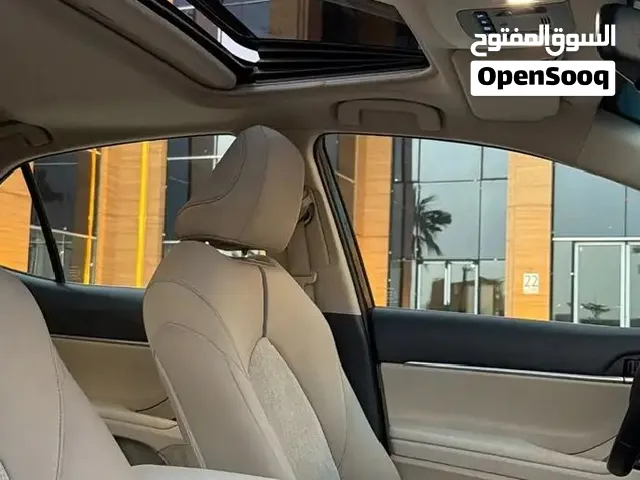 سياره ماركه تويوتا كامري الموديل 2019 اللون اسود من الخارج بيج من الداخل  ممشى 157.000 السعر 30.000