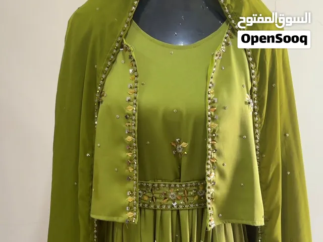 لبسة تخليك نجمة كل مناسبة و الجمعة ...والسر في تفاصيلها الراقية