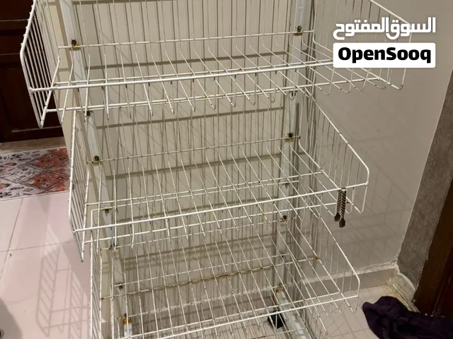 للبيع ملتزمات مطبخ ارفف من حديد ورفف نوع ثاني وسله خضار بصل وثوم وبطاط كل قطعة لها سعر ارفف كبيره
