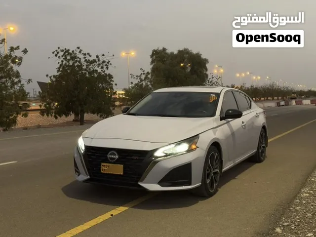 Used Nissan Altima in Al Dakhiliya