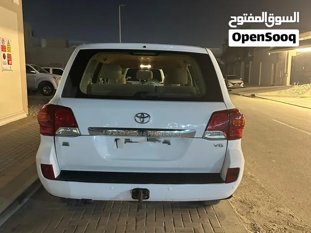 لاند كروزر جي استندر 2015