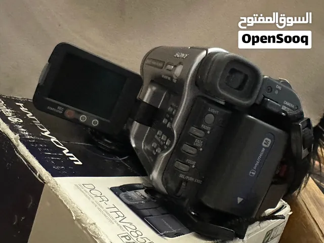 السلام عليكم ورحمة الله  خوتي عندي كاميره هادي للبيع موديل قديم لاكن كويسه سوني اصليه مكاني سوق الجم