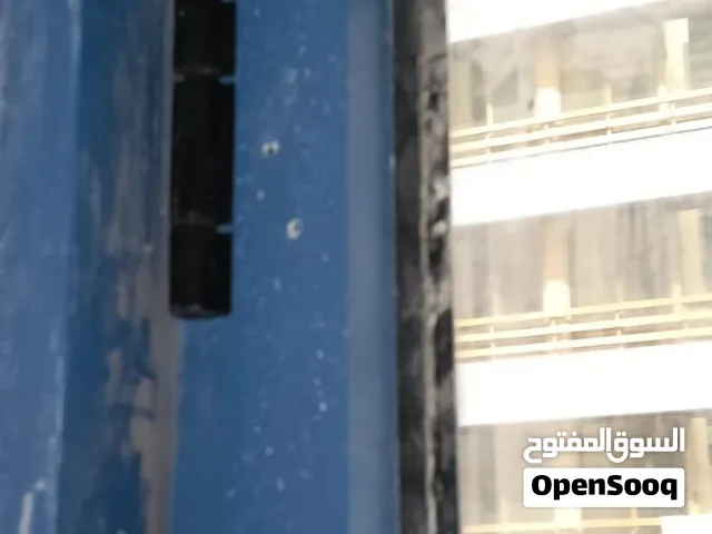 مطلوب صنايعي ألمنيوم لإصلاح شبابيك بناية داخل مدينة أبوظبي، اللي متوفر وجاهز للشغل يتواصل واتساب أو