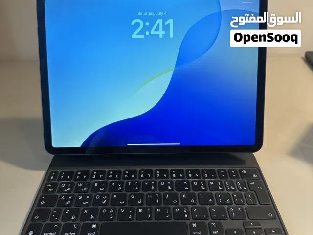 Apple iPad Pro 11” (2nd Gen) 128GB + Apple Magic Keyboard - Excellent Condition