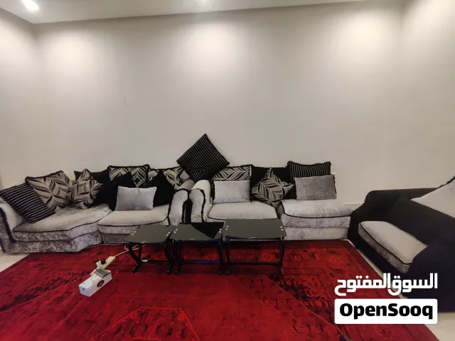 للبيع – طقم جلسة صالة + طالولات