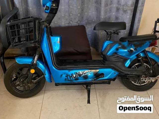 سكوتر كهربائي ممتاز للأطفال وللكبار بحاله ممتازه باقي التفاصيل في الوصف