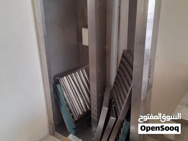 معدات مطعم بحالة نظيفة