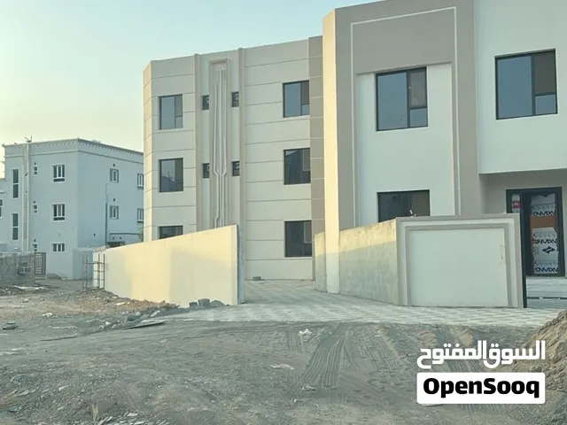 شقق كبيرة بسعر اقل من السوق للبيع 140م 3 غرف وصالة 3 دورات مياه ومطبخ يوجد لفت كاش أو اقساط