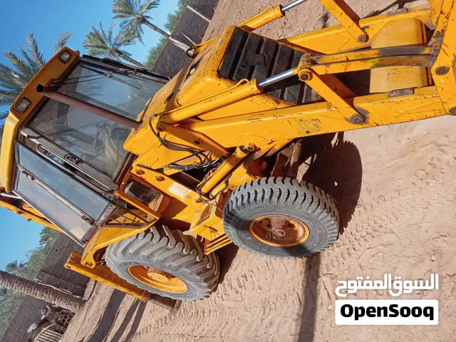 حفار عقرب JCB للبيع موديل 2004