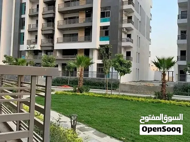 اخر ستديو للبيع ارضي بحديقه خاصه بمقدم 360الف بكمبوند ذا ايكون التجمع الخامس بجوار هايد بارك