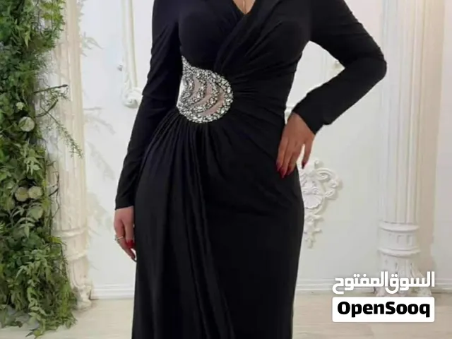 فستان مناسبات راقي جدآ الاستخدام فقط أربع ساعات جديد ونظيف قماش ليكرا راقي  من أزياء ريتال
