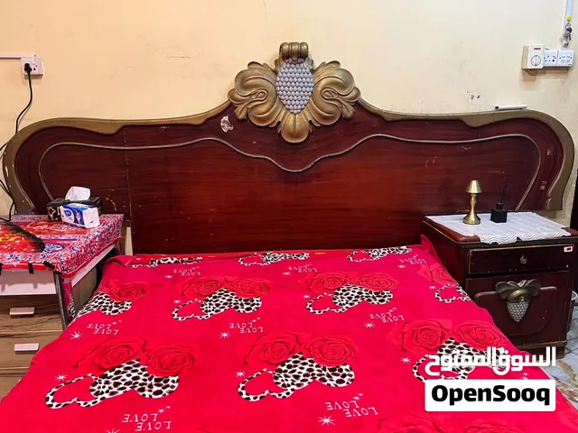 غرفه اخشاب مستخدمه سعر 600 الف بي مجال   7 قطع ( كنتور 6 ابواب  و باقي القطع ) حاله زينه و شغاله
