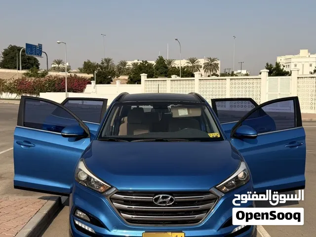 Hyundai Tucson 2.4L GDI 4WD 2017 model for sale. Expat Leaving Oman