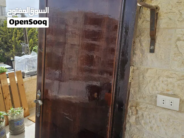 باب خشب داخلي بحالة  ممتازة بدون ملبن (بدون حلق)