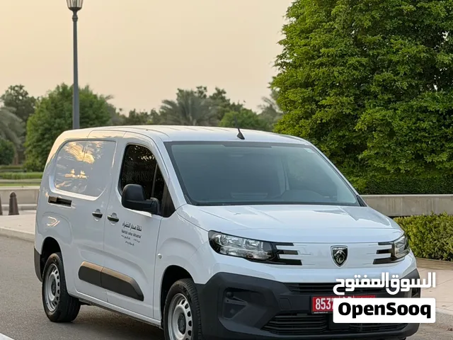بيجون فان 2025 خليجي بدون حوادث صبغ الوكاله للبيع