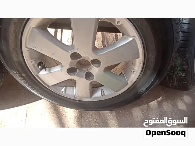 متاح عدد 4 جنط وعدد 4 فرده كاوتش مقاس 15 استعمال فتره تقارب شهر ونص ....الجنط 4 مسمار