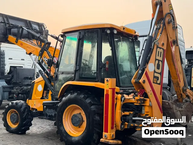( باك لودر جي سي بي 3DCX مديل 2021 ) بحالة الوكالة ساعات العمل ( 5233 )