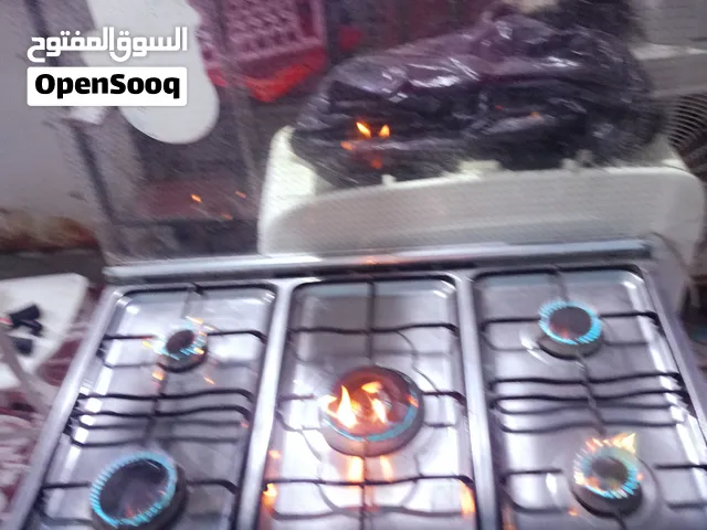 السلام عليكم طباخ 5عيون وفرن شغال  للبيع سعرة 300
