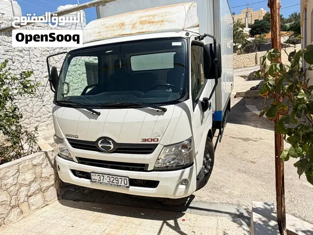هينو صندوق حافظة 2019 بحالة جيدة ممشى قليل 85000
