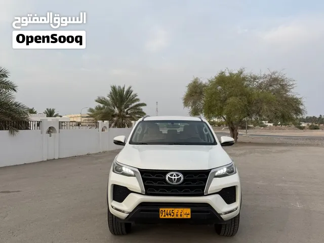 للبيع تويوتا فورتشنر 2022 خليجي بحالة وكالة V4 بدون حوادث او صبغ GCC Car V4 Full option