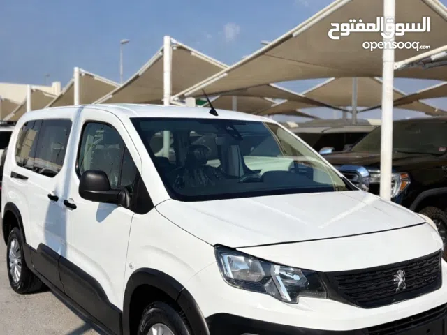 Peugeot Rifter GCC 2022 7 Seater – Diesel Engine – Manual Transmission 150,000