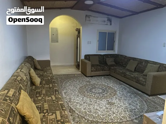 كنب للبيع مكون من ست قطع