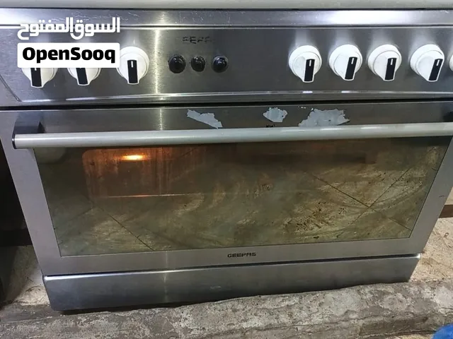 طباخه نظيفه وممتازه جدا بدون اعطال(Geepas)قابل للتفاوض