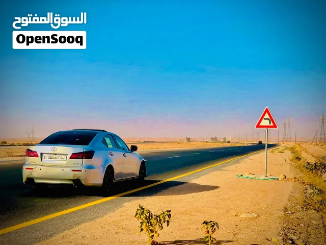 لكزس lsالسيارة ربي يبارك تبي تشطيب الهيكل فقت