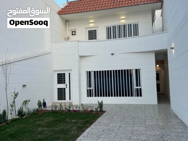 دار للبيع في الكرادة الواثق شارع 62 قرب مطعم أبو علي منطقة سكنية جيدة