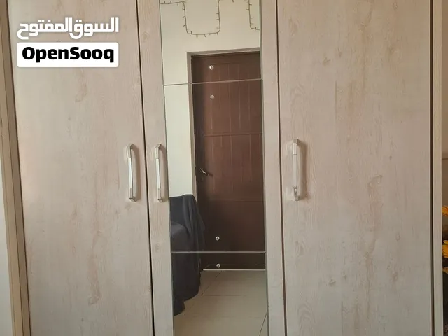 خزانة ملابس من 3 ابواب