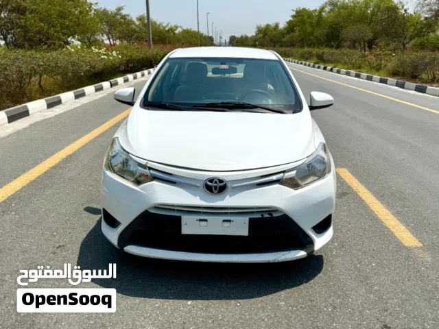 2015 تويوتا يارس SE