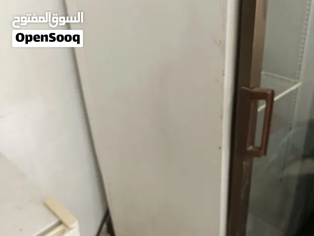 غاز يونيفرسال مستعمل وثلاجة مكتب وثلاجه بيبسي وطقم كنب جلسه عربيه 12 مقعد