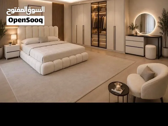 غرفة نوم بتجمع بين الفخامة والجودة، وكل تفصيلة فيها معمول إلها حساب.