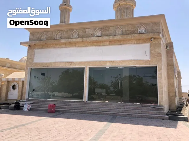 معرض تجاري للإيجار بموقع متميز