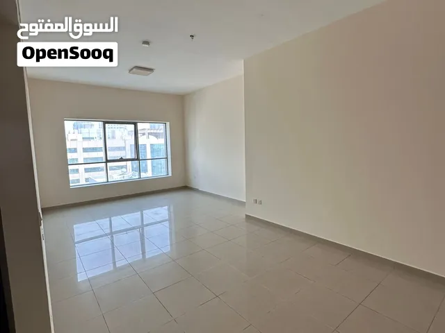 شقة للإيجار ثلاث غرف وصالون flat for rent three bedroom