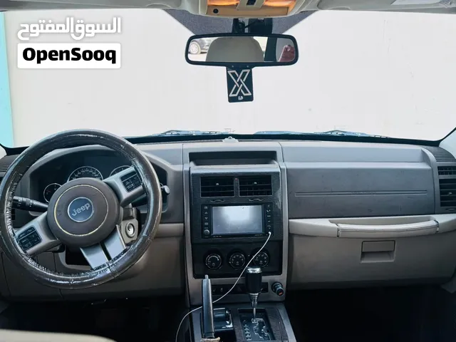 جيب شيروكي 2011