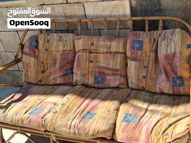 كنبة قش مستعملة