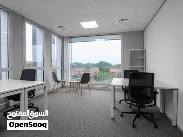 الوصول الشامل إلى مساحات مكتبية خاصة واحترافية تسع عدد 3 من الأفراد في Abu Dhabi, Bloom Central