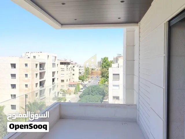 في أرقى مناطق جبل عمان شقة اخير مع روف 260م بتشطيبات راقية /ref 1503