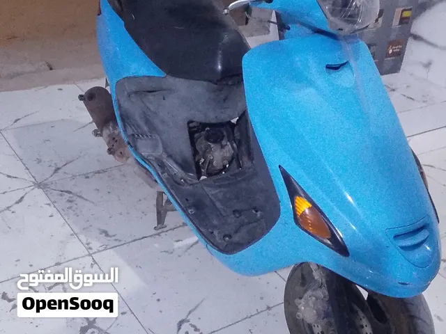 دراجه فراشه فحل مفتوحا مره وحده ومبدله بوشه  كهربائيات كلها شغاله بس رادلها باتري وتبديل قايش
